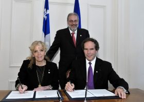 Sabban Signs the Quebec Declaration Québec (CDN), 5 May 2009